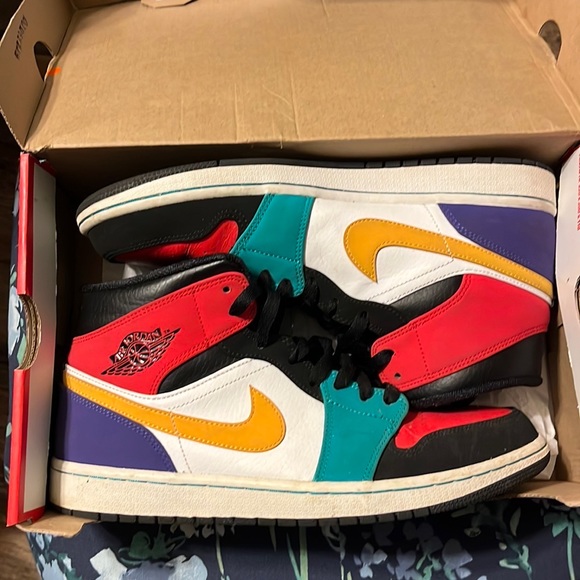 Size 10.5 men’s Jordan 1s,FREE shipping color:purple,red,gold,teal,purple - Picture 1 of 1